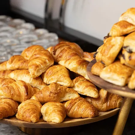 Hotel By Marriott Brussels Airport 4*